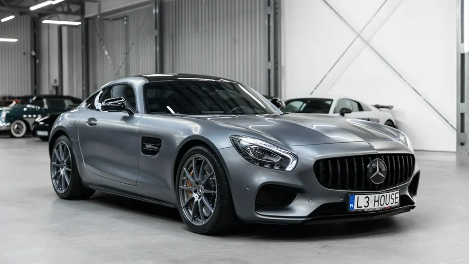 MERCEDES-BENZ AMG GT -