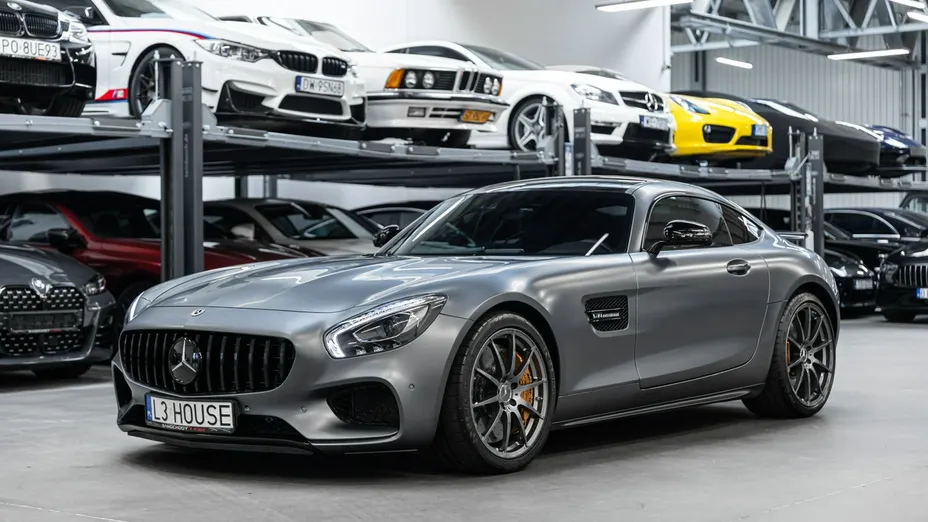 MERCEDES-BENZ AMG GT -