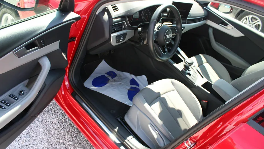 AUDI A4 -