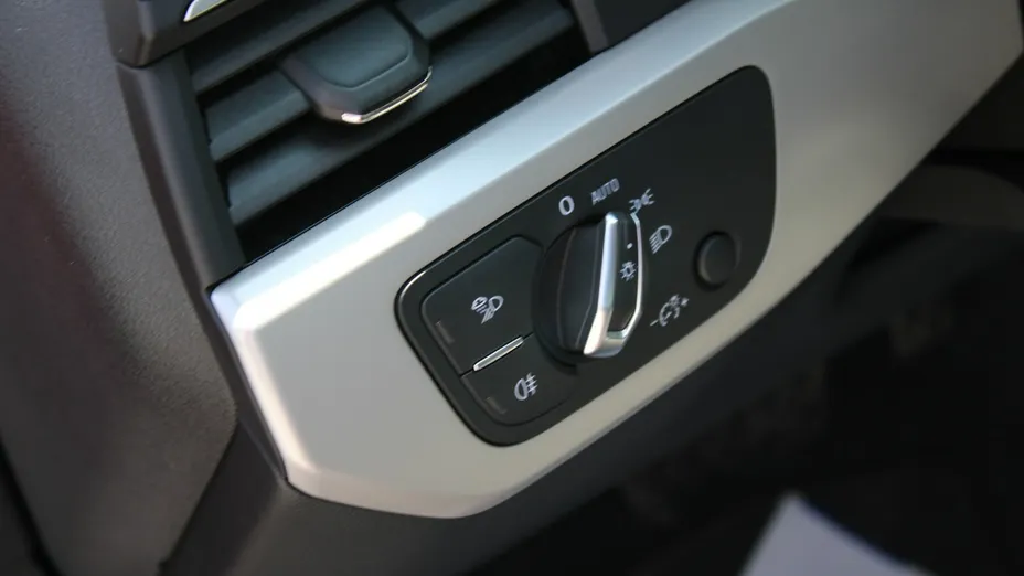 AUDI A4 -