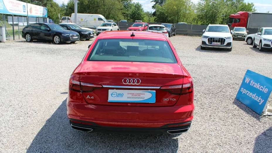 AUDI A4 -
