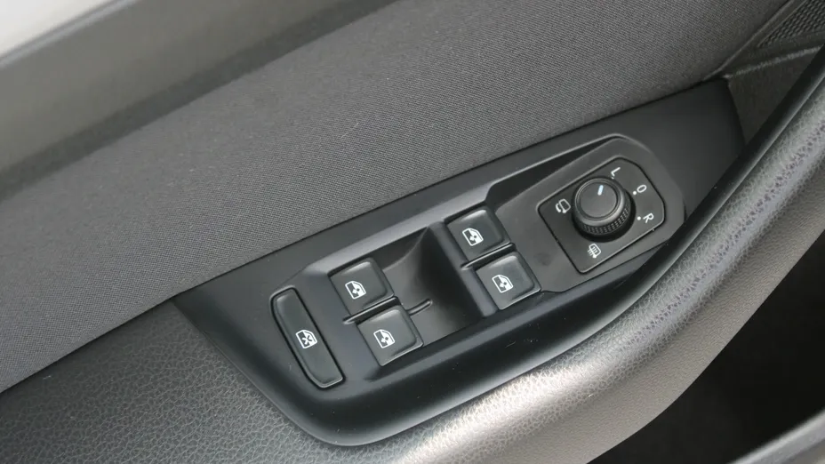 VOLKSWAGEN Passat -
