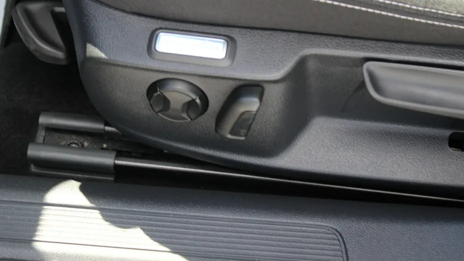 VOLKSWAGEN Passat -