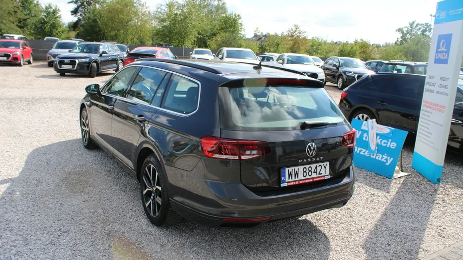 VOLKSWAGEN Passat -