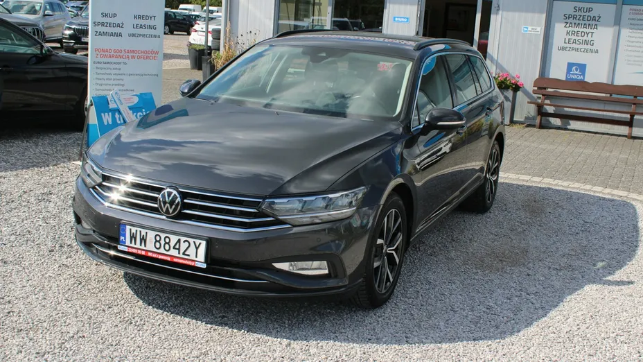 VOLKSWAGEN Passat -