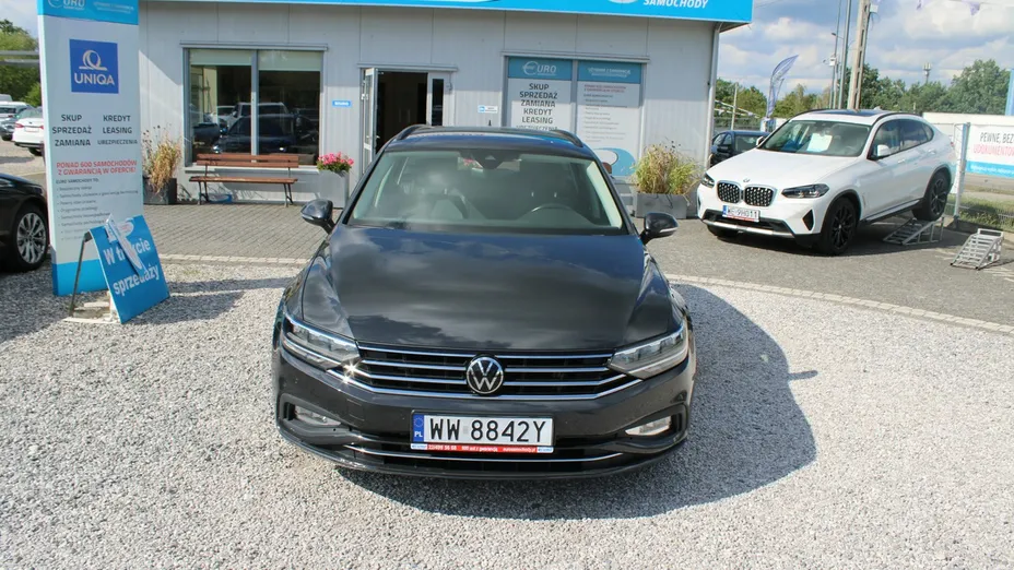 VOLKSWAGEN Passat -