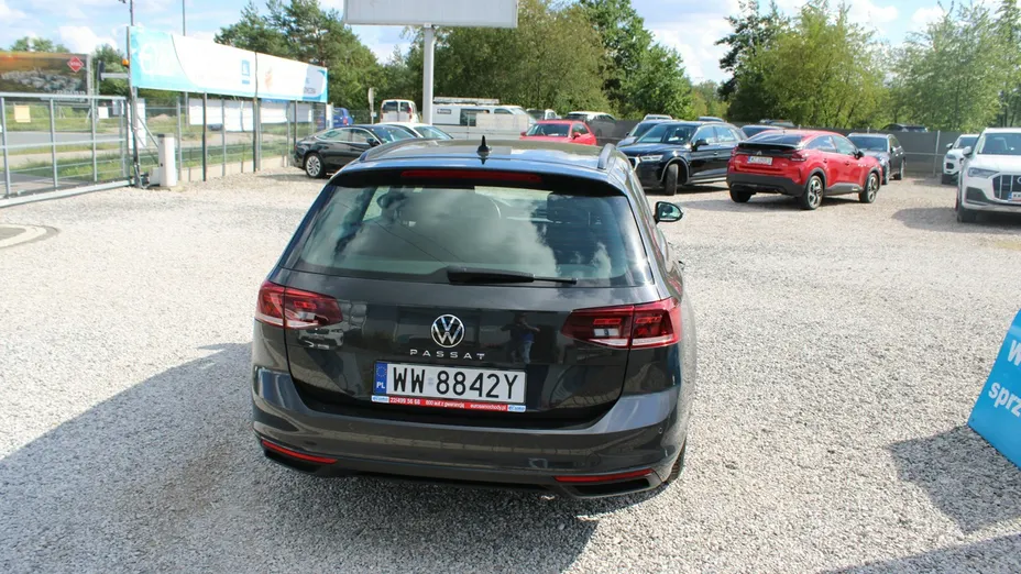 VOLKSWAGEN Passat -