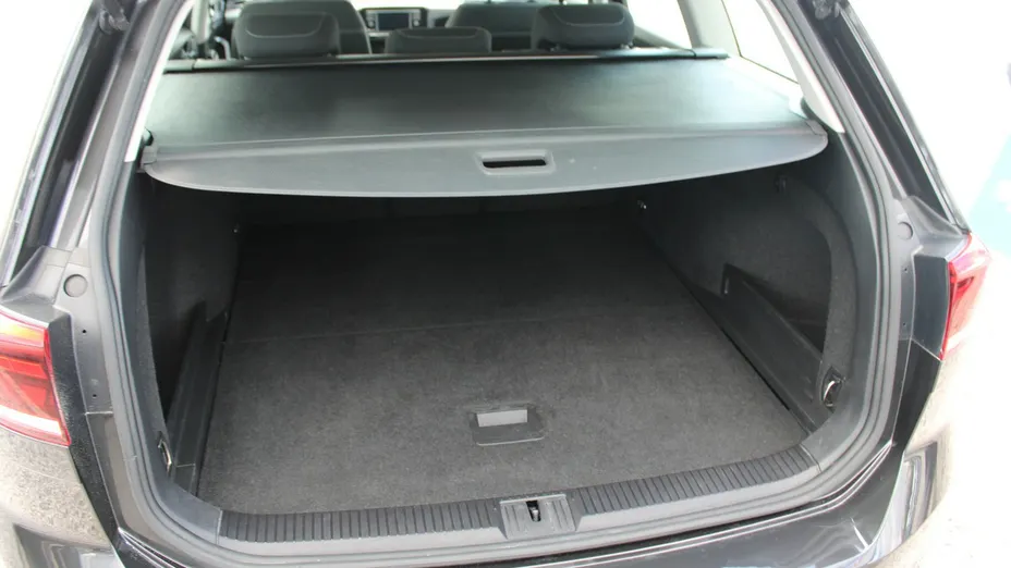 VOLKSWAGEN Passat -