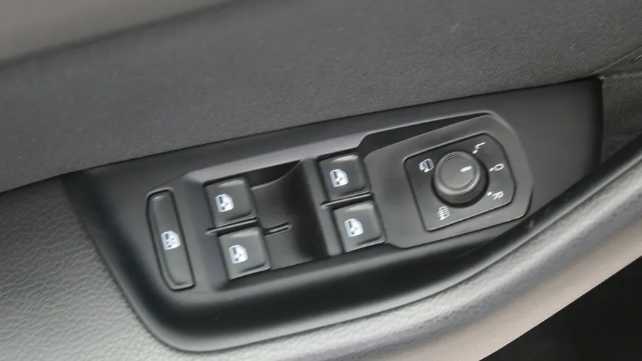 VOLKSWAGEN Passat -