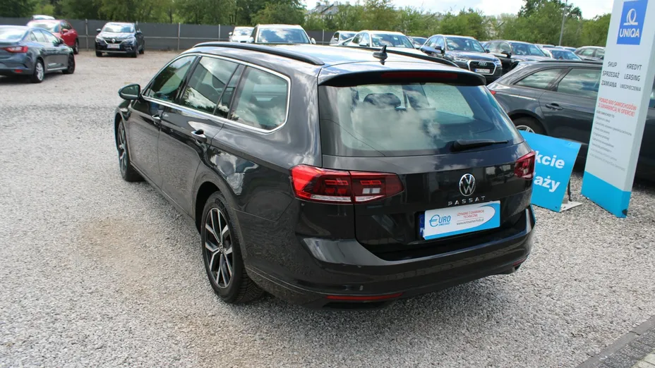 VOLKSWAGEN Passat -