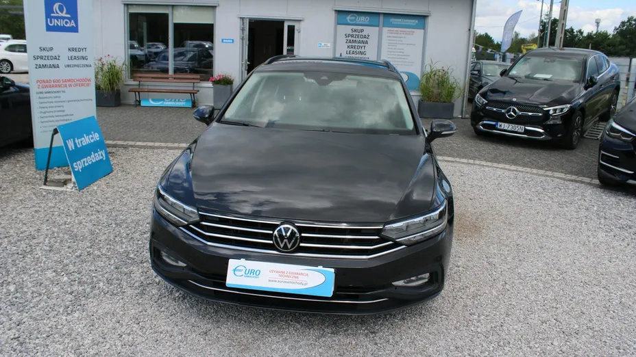 VOLKSWAGEN Passat -