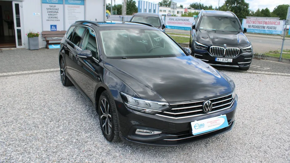 VOLKSWAGEN Passat -