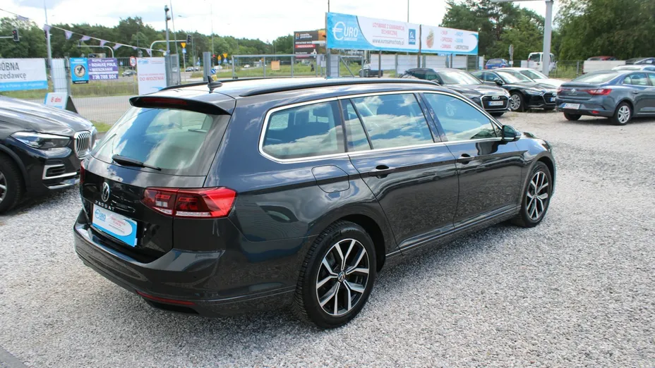 VOLKSWAGEN Passat -