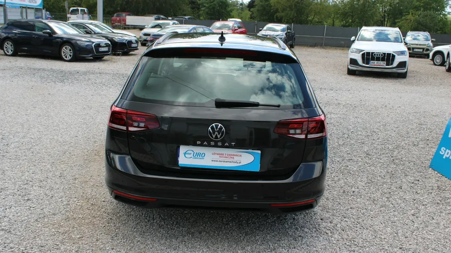 VOLKSWAGEN Passat -