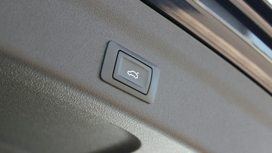 AUDI A6 -