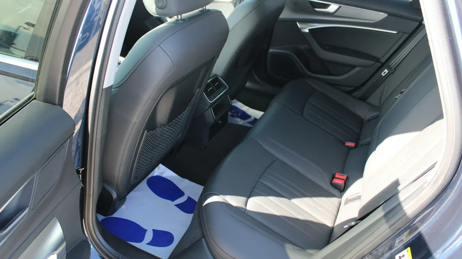 AUDI A6 -