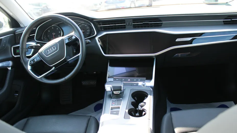 AUDI A6 -