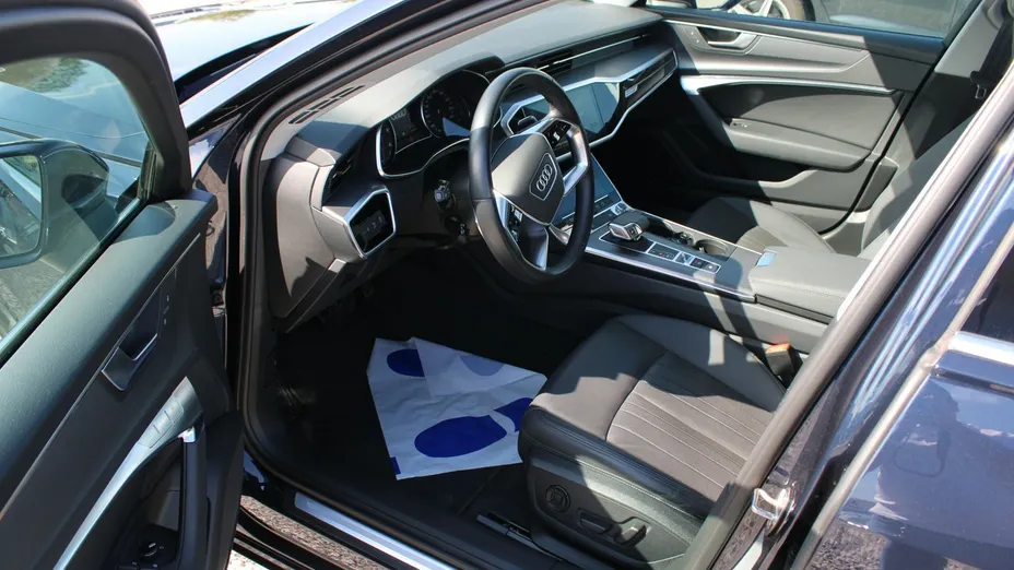 AUDI A6 -
