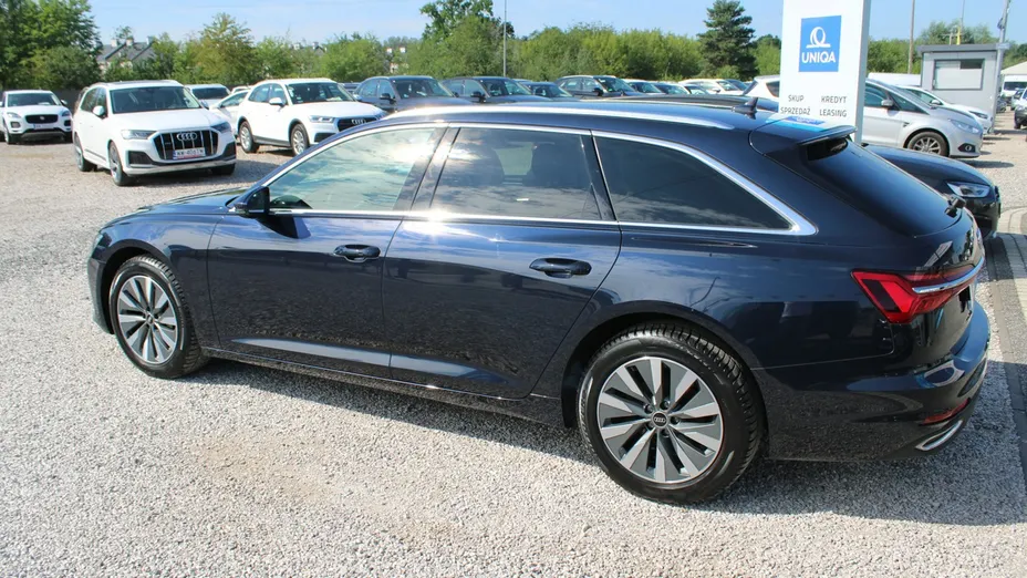 AUDI A6 -