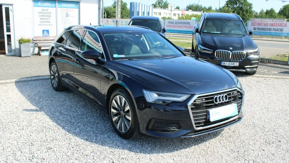 AUDI A6 -