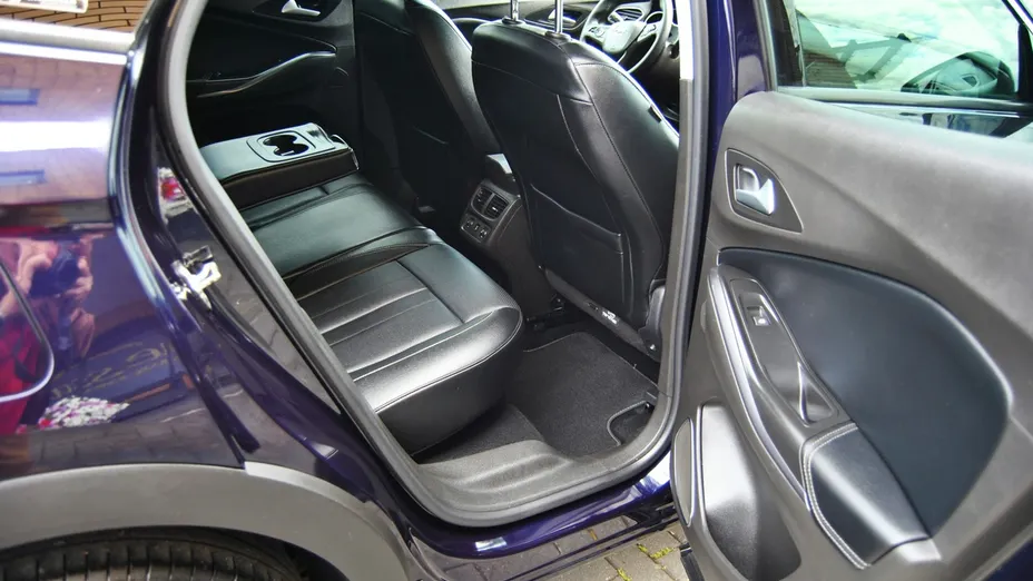 OPEL Grandland X -