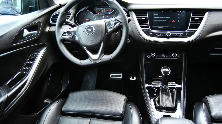 OPEL Grandland X -
