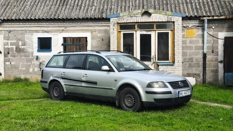 VOLKSWAGEN Passat -