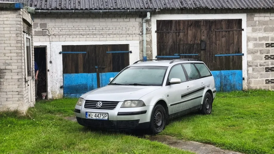 VOLKSWAGEN Passat -