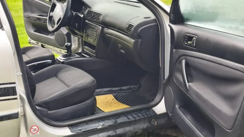 VOLKSWAGEN Passat -