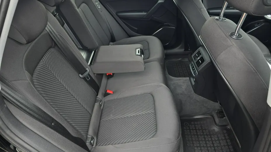 AUDI Q5 -
