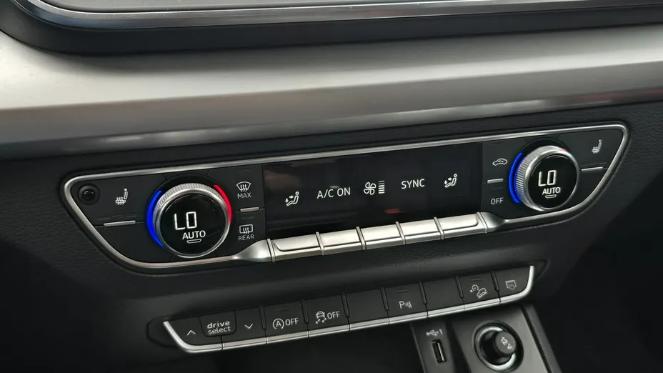 AUDI Q5 -