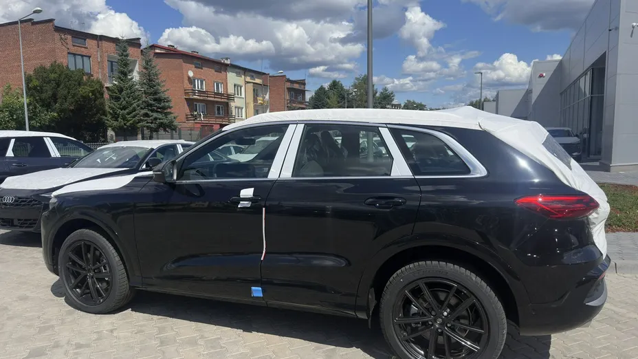 AUDI Q5 -
