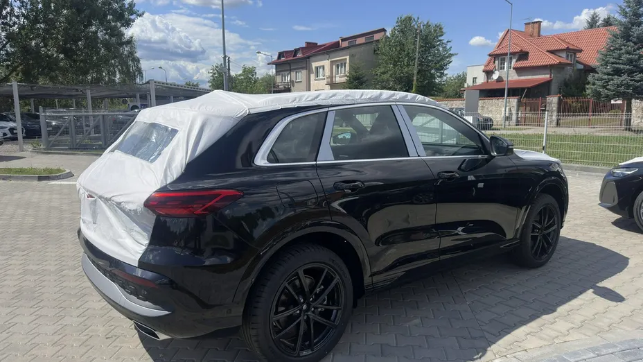 AUDI Q5 -