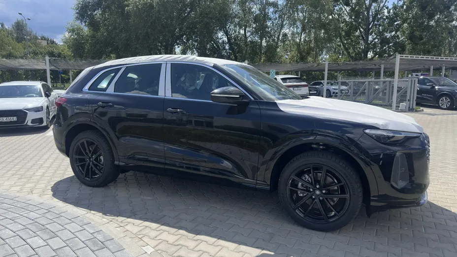 AUDI Q5 -