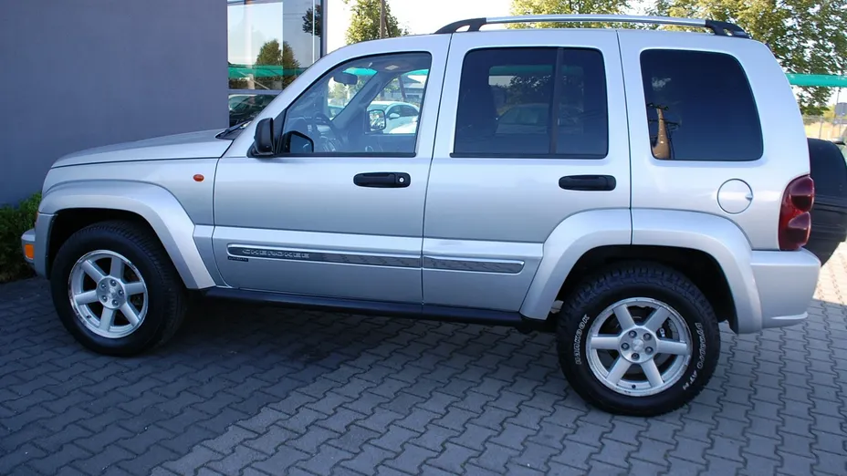 JEEP Cherokee -