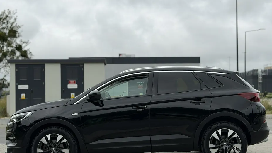 OPEL Grandland X -