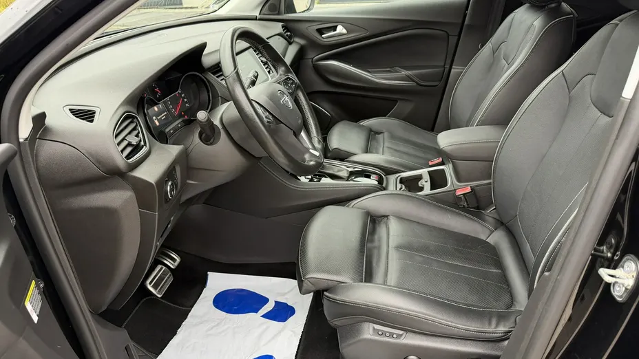 OPEL Grandland X -