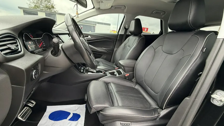 OPEL Grandland X -