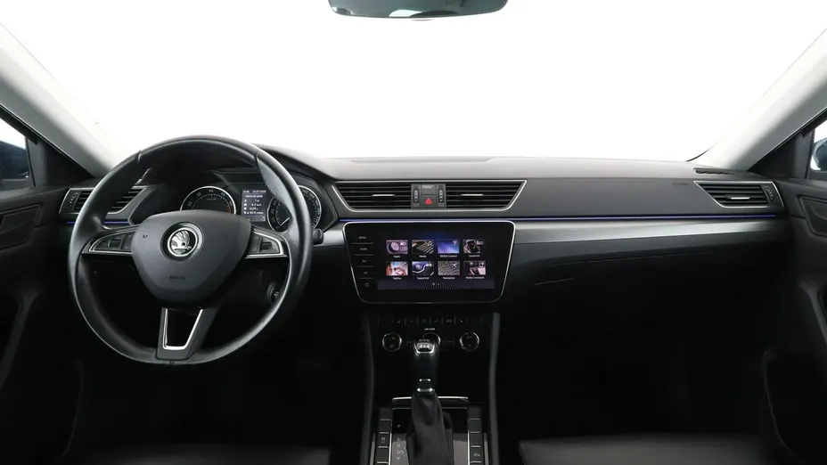 SKODA Superb -