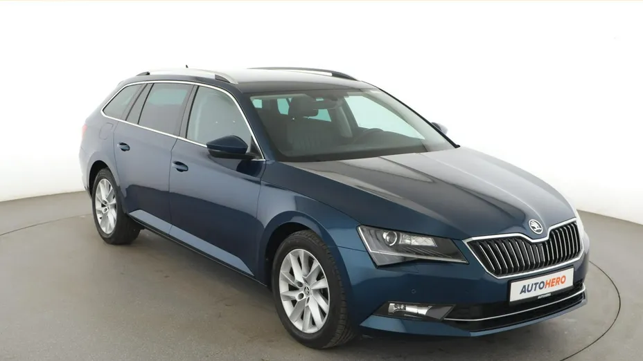 SKODA Superb -