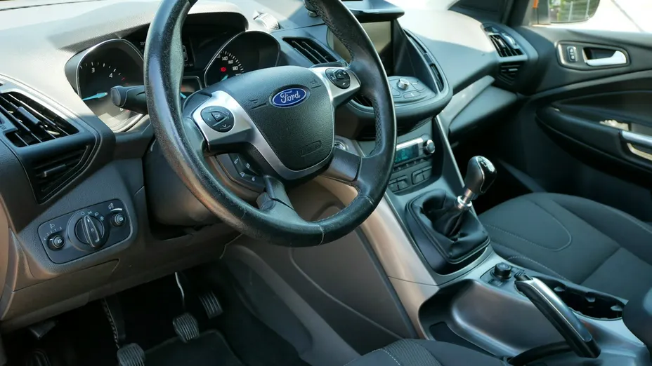 FORD Kuga -