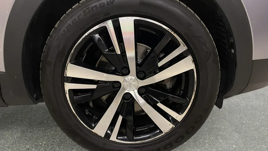 PEUGEOT 3008 -