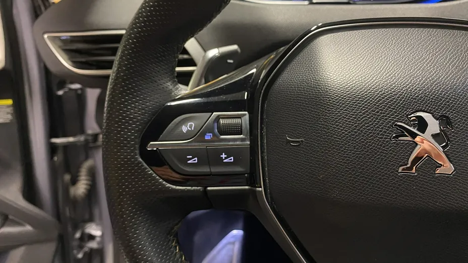 PEUGEOT 3008 -