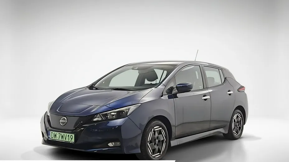 NISSAN Leaf -