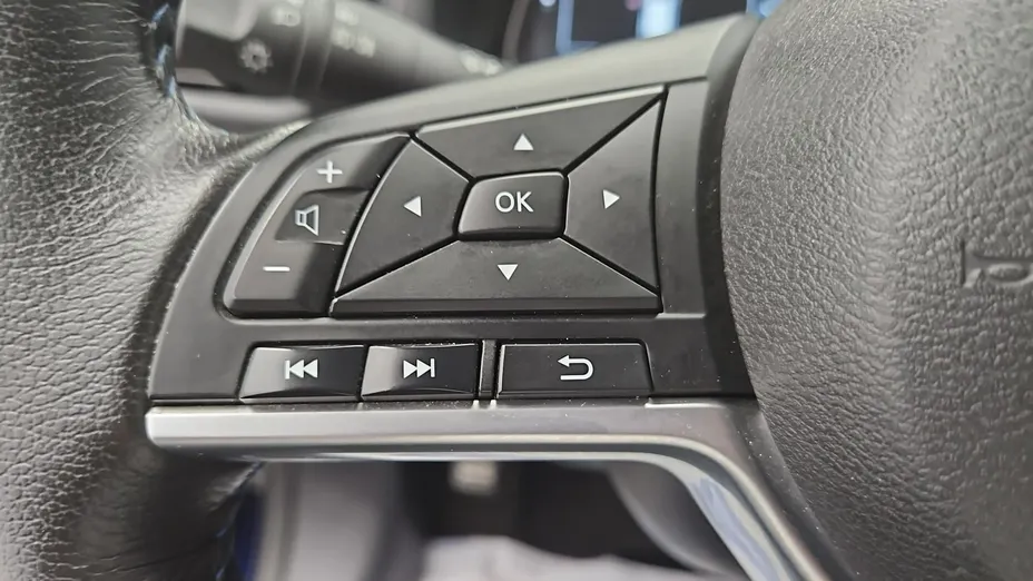 NISSAN Leaf -