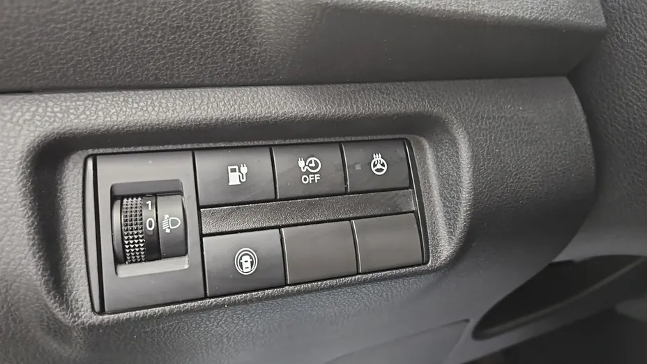 NISSAN Leaf -