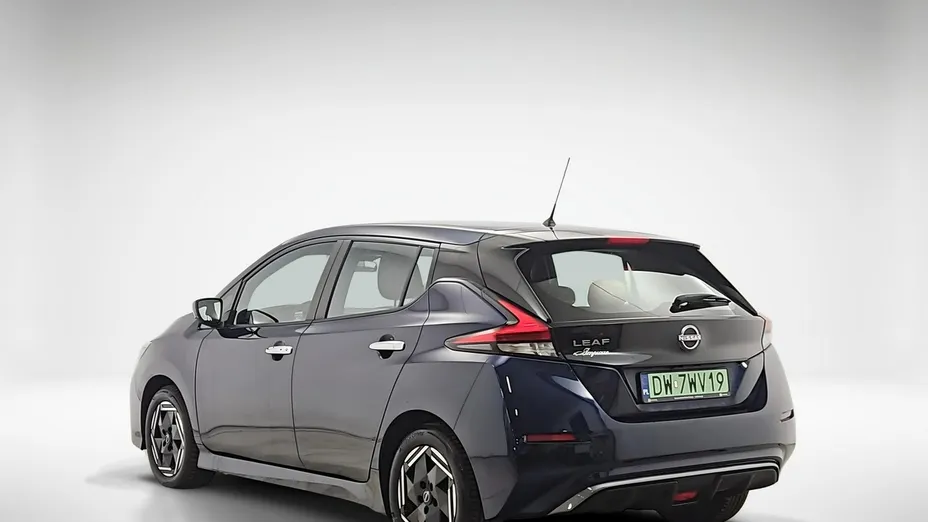 NISSAN Leaf -