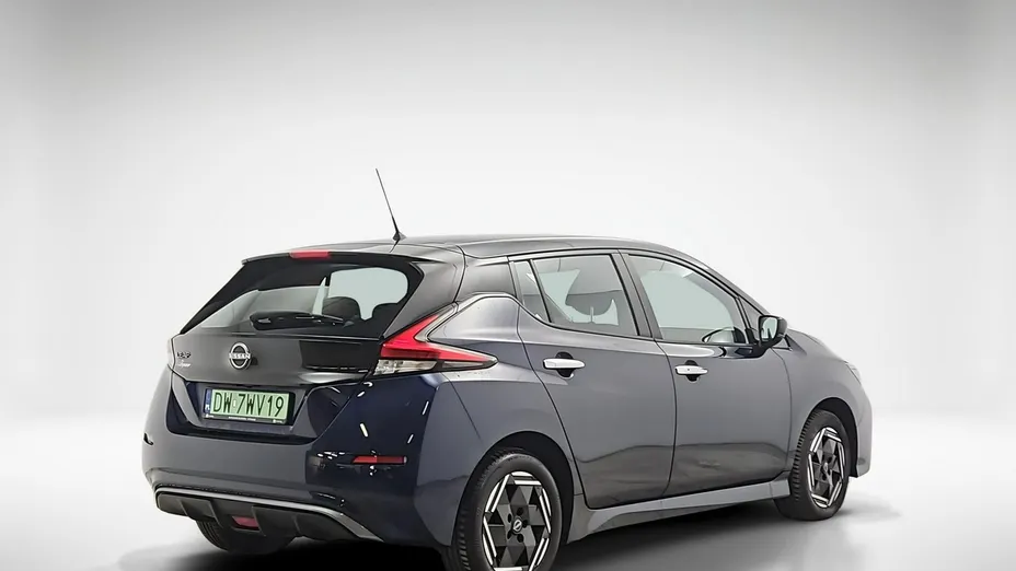 NISSAN Leaf -
