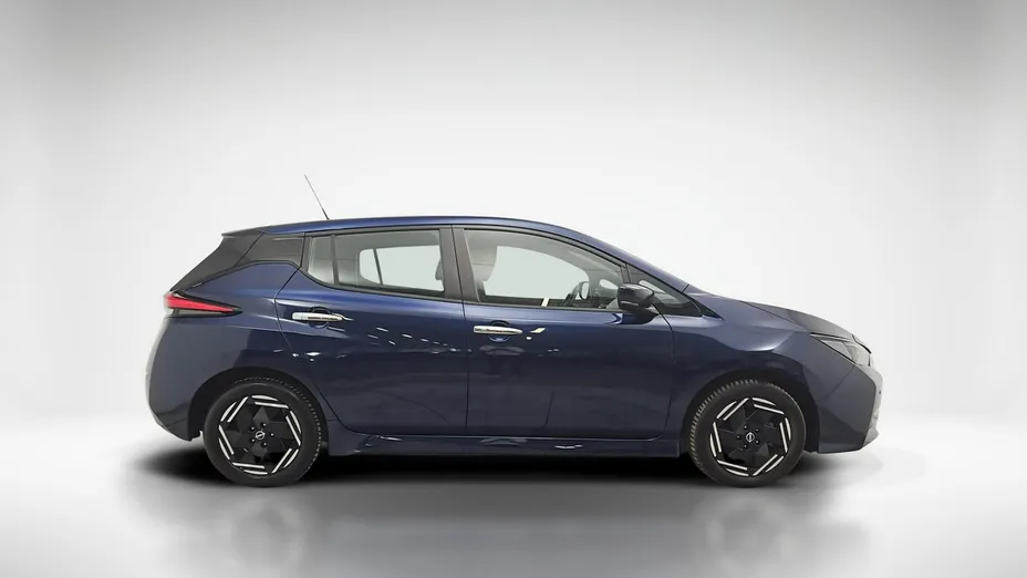 NISSAN Leaf -