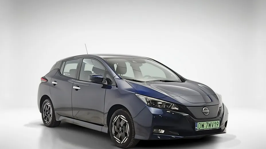 NISSAN Leaf -